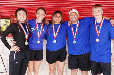 Wellman Union tennis has four qualify for regional
