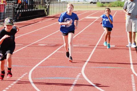 Wellman Union holds track meet for kids