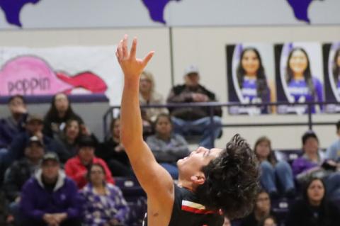 Kayleigh Saldana passing the ball (Krystal Valentin)