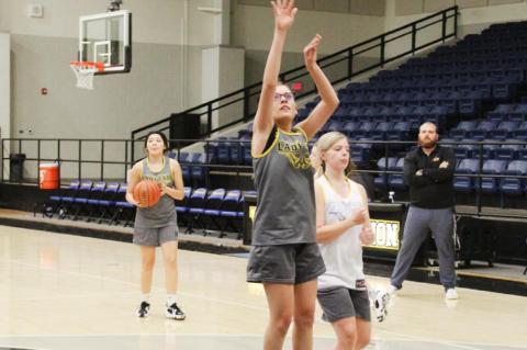 WELLMAN-UNION TO HOST TURKEY CLASSIC TOURNAMENT