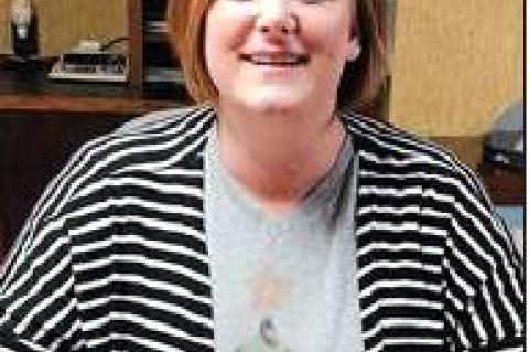 Council removes interim, tabs Davis as city manager