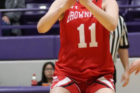 Kayleigh Saldana passing the ball (Krystal Valentin)