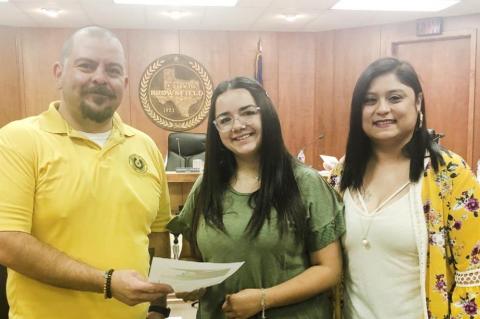 City Council Presents Scholarship Awards
