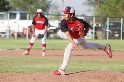 Cubs baseball swings through Seagraves