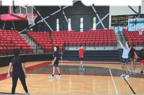 BASKETBALL CAMP