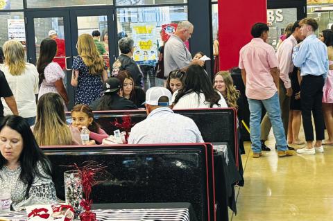 	Those attending the annual Brownfield Athletic Banquet ate dinner before the awards ceremonies Tuesday evening (May 14) at BHS