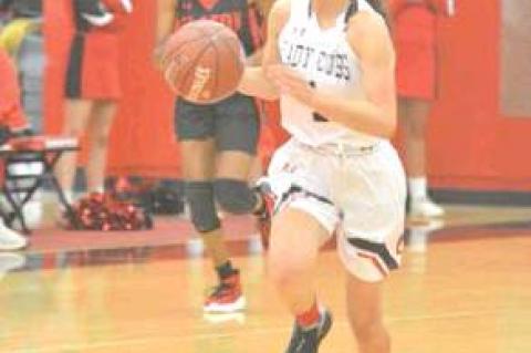 Lady Cubs notch District opener
