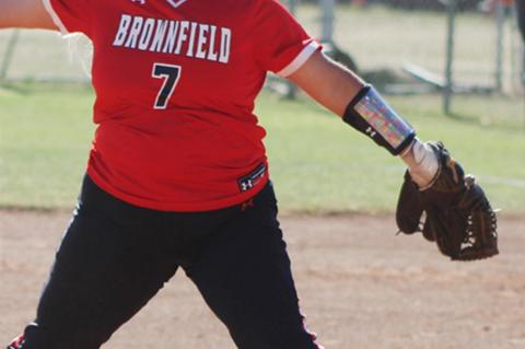 Lady Cubs improve to 3-0 in district