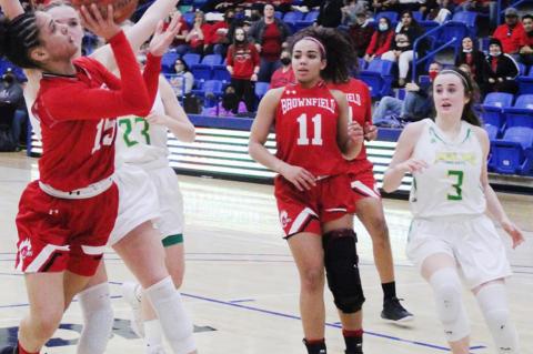 Lady Cubs advance to quarterfinals on last second free throws