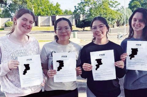 Earning Pharmacy Technician certificates