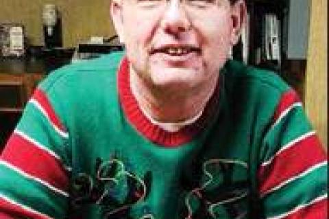 Council removes interim, tabs Davis as city manager