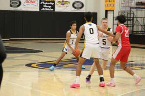 Wildcats can’t overcome slow start against Loop in tourney play