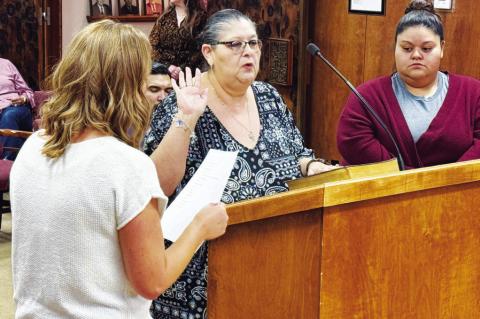 City swears in 3 Councilmembers, honors retiring ones