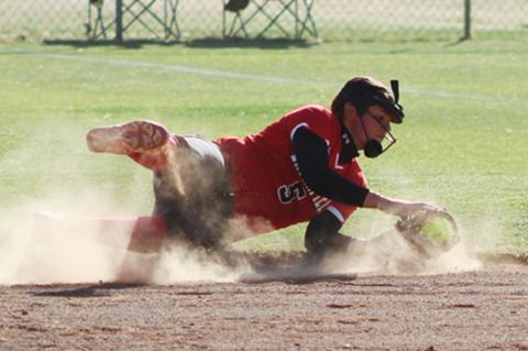 Lady Cubs improve to 3-0 in district