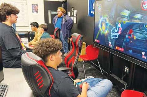 Brownfield High School wished luck to its ESPORTS team of Riley Flores, Raul Mendoza, Donovan Castaneda, and Ethan Rodriguez after they advanced to the Mario Cart national semifinals which are played virtually. The School also had teams with an opportunit