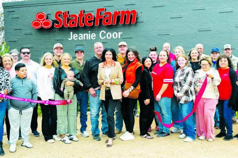 State Farm - Jeanie Coor conducts ribbon cutting