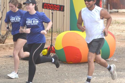 The annual Brownfield Chamber of Commerce Viva El Vino Wine Run was held on Saturday morning at Reddy Vineyards