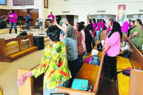 Free & Forgiven Sis brings people to prayer