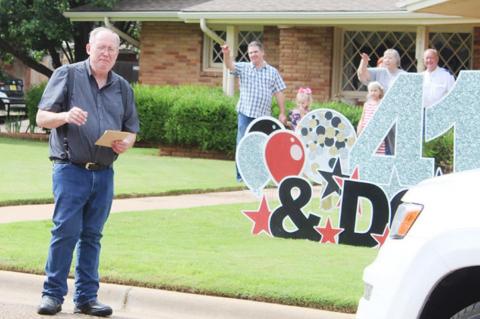 Mr. Nic receives retirement send-off from community