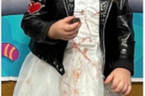 Halloween Costume Contest !