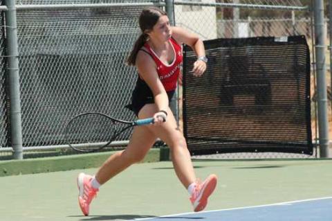 Fall tennis looks to improve