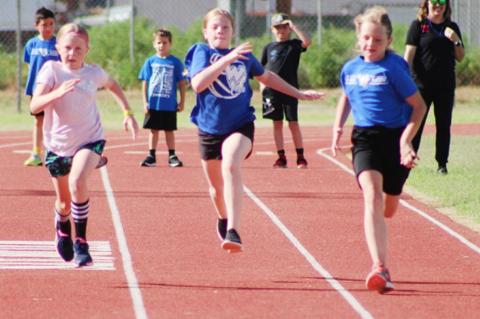 Wellman Union holds track meet for kids