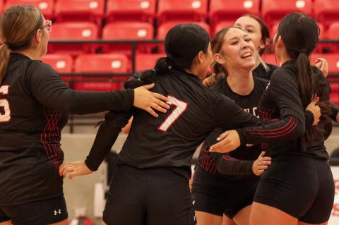 Brownfield Lady Cubs volleyball team wins home non-conference match against Tulia 3-0