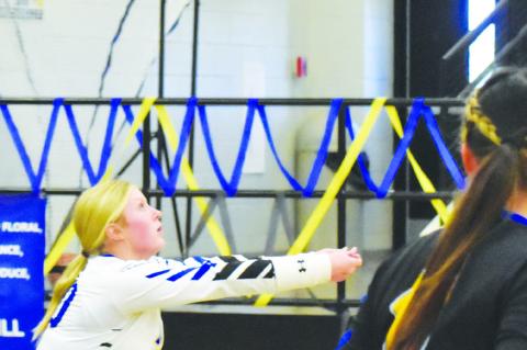 Wellman-Union Volleyball team defeats Tahoka in 3 sets