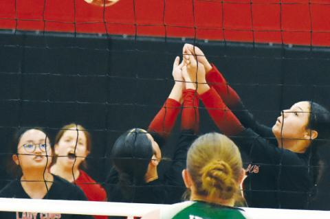 Shem Gurrea, left, watches as her teammates Janah Burns and Kenzie Gutierrez pass the ball during the Lady Cubs’ 0-3 loss to the Idalou Lady Cats Thursday at home. The team played Crane today (Saturday) to open District, then will face Coahoma Tuesday at 6:30 p.m. there. (Melissa McCaghren/Brownfield News)