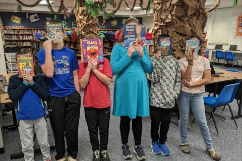 TCRSPA Hands Out Books to Local Elementary Schools