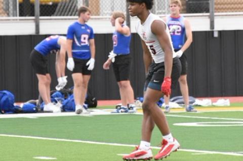 Brownfield’s Braydon Luther waits on defense during a 7-on-7 contest on June 9 at Wigwam Stadium in Seminole. (COURTESY PHOTO)