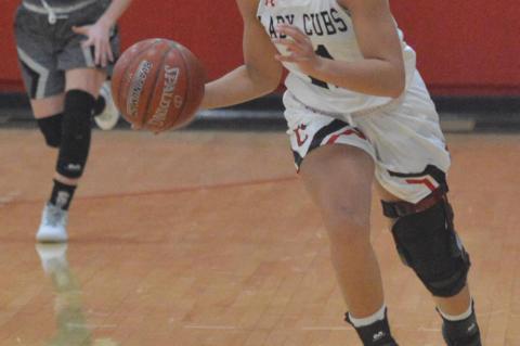 Lady Cubs win 10th straight