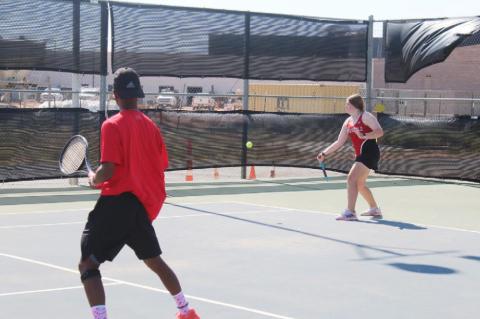 Cubs tennis sweeps doubleheader
