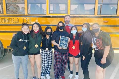 Lady Cubs lifters take first place at Plains