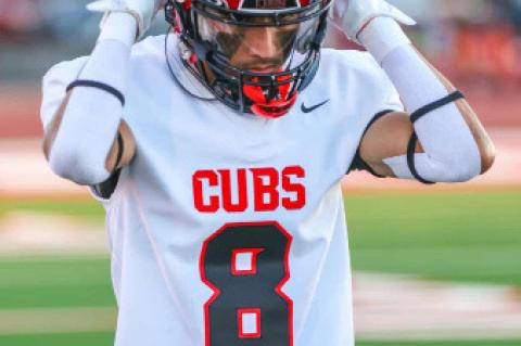 Brownfield’sJaydenSalassecureshishelmetbeforeaplayduring aDistrict2-3ADivisionIgameagainstDenverCityatMustangStadium on Friday in Denver City. (COURTESY PHOTO|BROWNFIELD ISD)