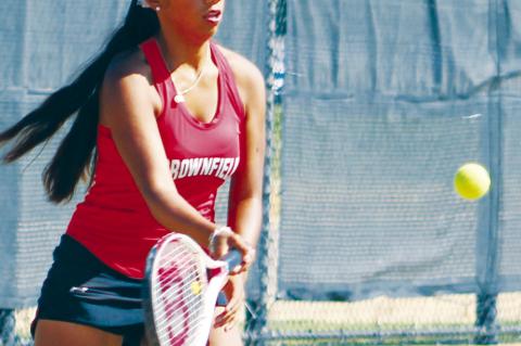 Brownfield uses strong start to get past Big Spring in Bi-District